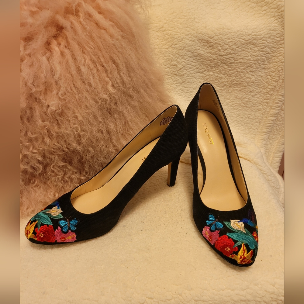 Nine West Black Fabric Pumps with Floral Embroidery